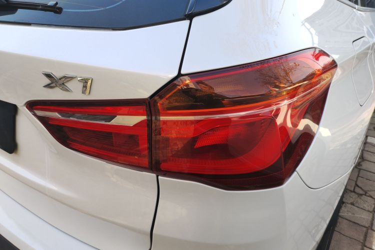 宝马X1 2018款 sDrive20Li 领先型车身外观9