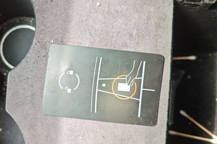 特斯拉 Model Y 2023款 后轮驱动版中控内饰7001