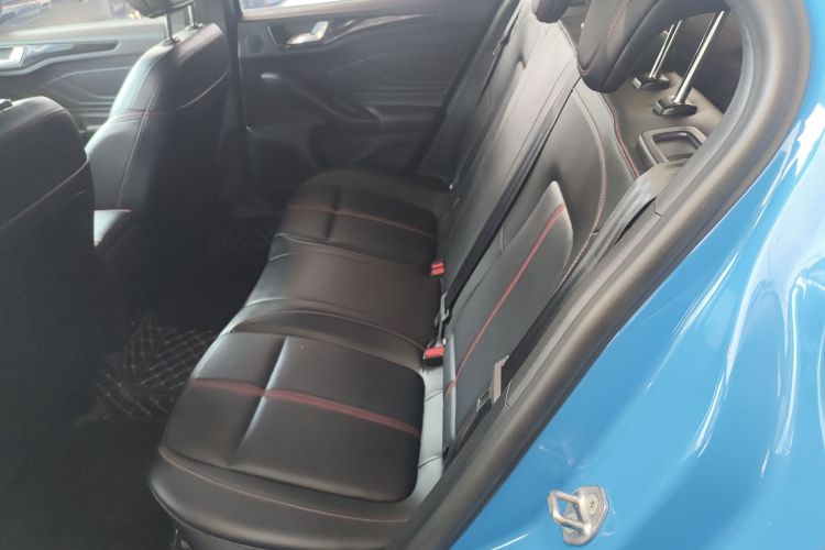 福特 福克斯 2022款 三厢 EcoBoost 180 自动ST Line中控内饰21