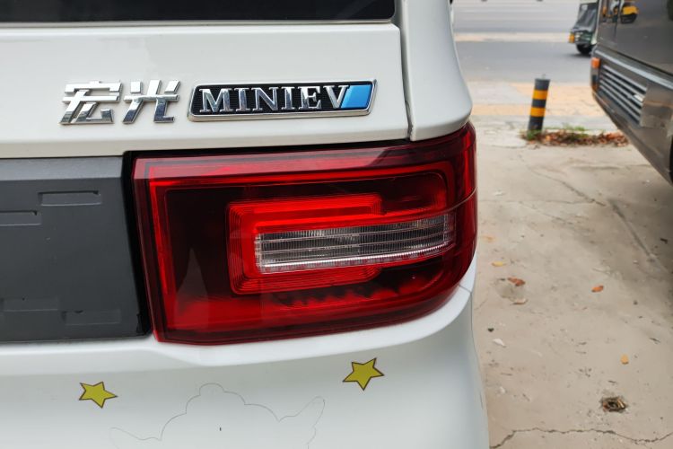 五菱汽车 宏光MINIEV 2022款 自在款 磷酸铁锂车身外观6006