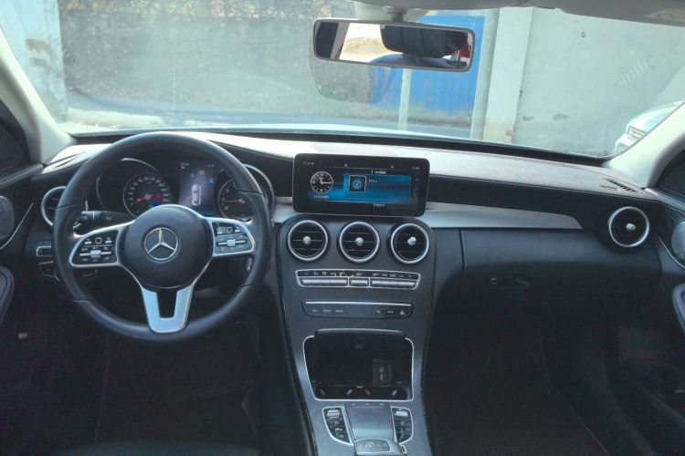 奔驰C级 2019款 C 260 L 运动版中控内饰12