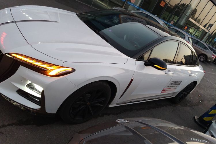 红旗H6 2023款 2.0T 致臻版车身外观4