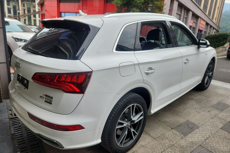 奥迪Q5L 2020款 改款 40 TFSI 荣享时尚型车身外观7