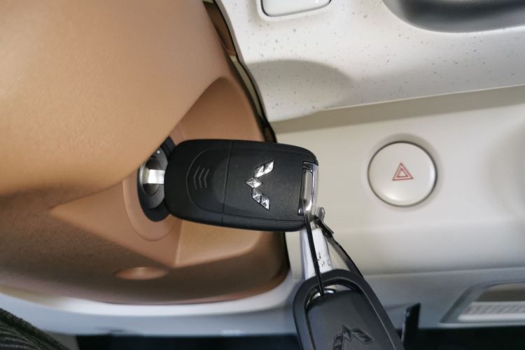 五菱汽车 宏光MINIEV 2024款 第三代 215km 青春版中控内饰11