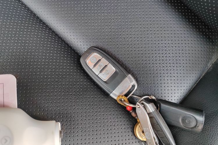 丰田 汉兰达 2017款 2.0T 两驱精英版 5座中控内饰11