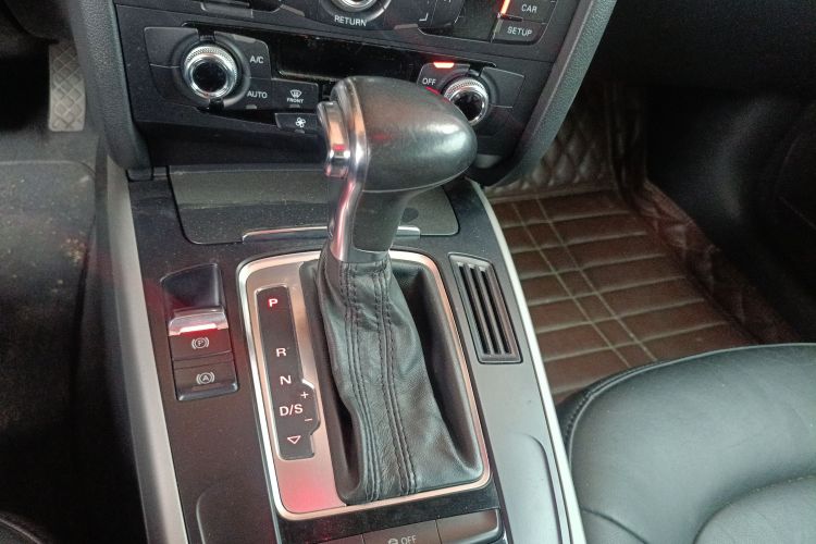 奥迪A4L 2015款 35 TFSI 自动标准型局部细节18