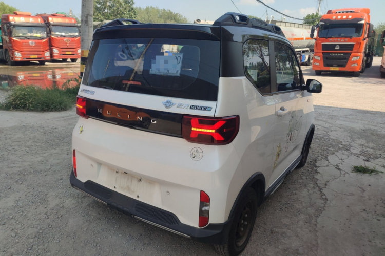 五菱汽车 宏光MINIEV 2022款 GAMEBOY 300km 玩咖款 磷酸铁锂车身外观6005