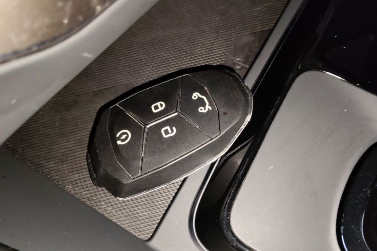 领克03 2022款 2.0TD DCT劲Pro中控内饰11