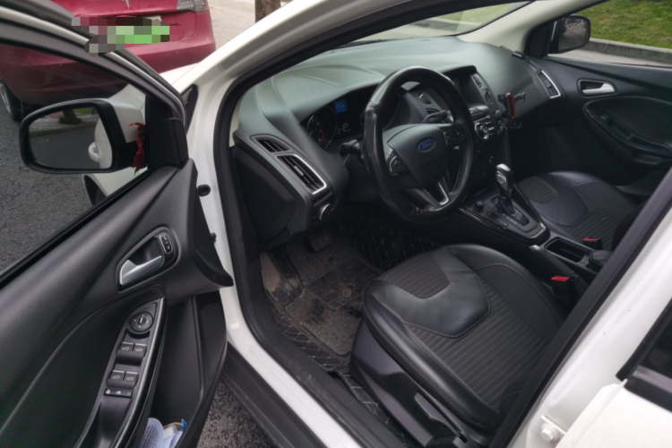 福特 福克斯 2015款 两厢 EcoBoost 125 自动超能风尚型中控内饰7003