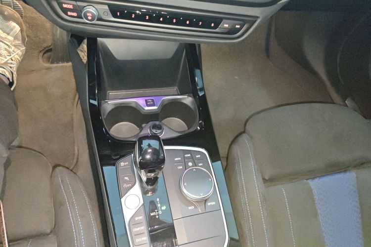 宝马2系(进口) 2021款 225i 四门轿跑车 M运动曜夜套装局部细节18