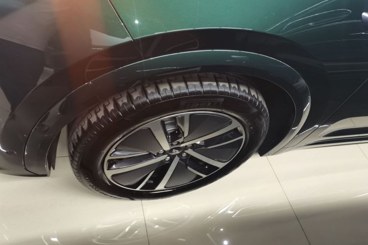 理想汽车 理想L7 2024款 Pro车身外观6001