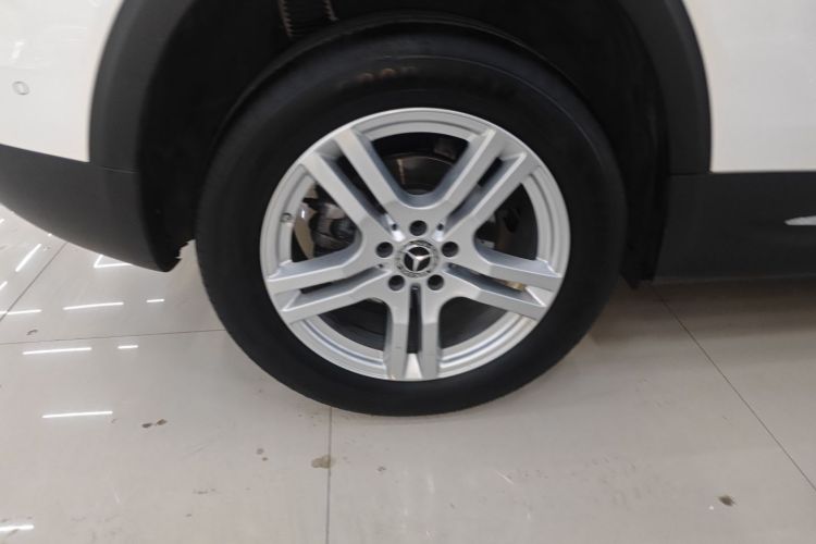 奔驰GLB 2023款 GLB 220 动感型车身外观6008