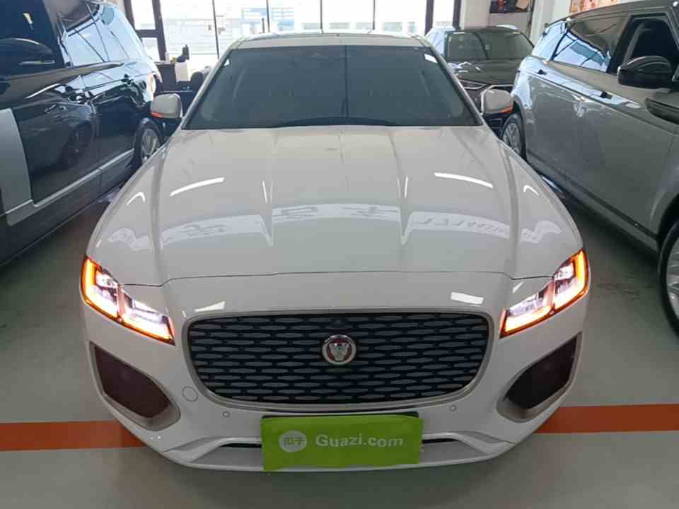 捷豹XFL 2025款 2.0T P250 两驱尊享豪华版(1)