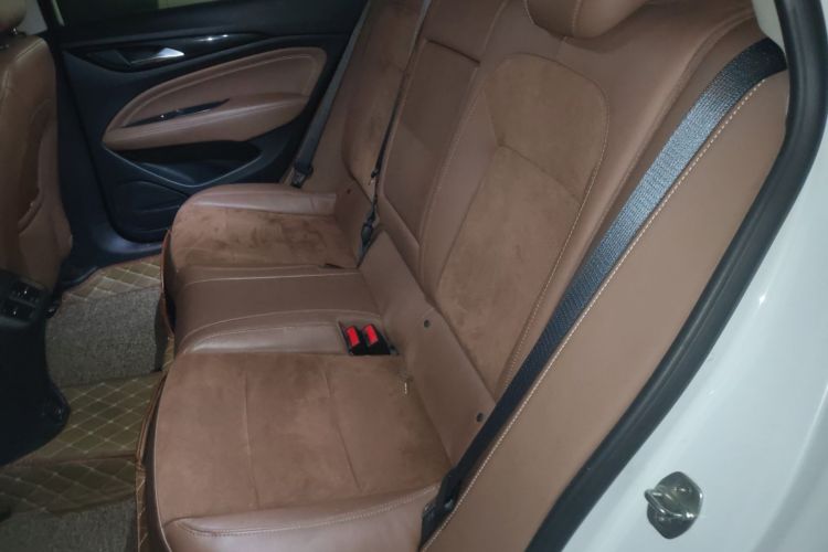 别克 君威 2019款 20T 精英型 国VI中控内饰21