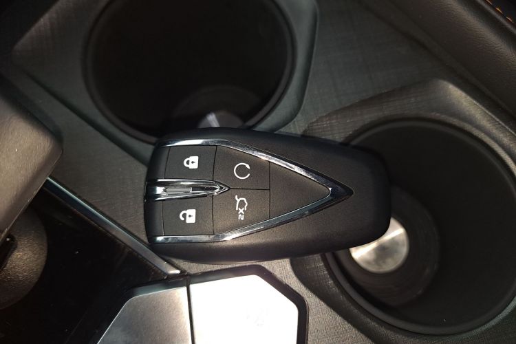 长安UNI-V 2025款 1.5T 500Bar高能版中控内饰11