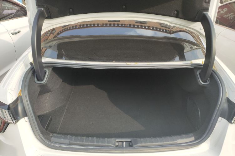 领克03 2021款 2.0TD 自动劲 冠军版机舱底盘23