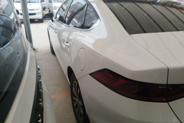 比亚迪 秦PLUS 2024款 荣耀版 DM-i 55KM领先型车身外观4