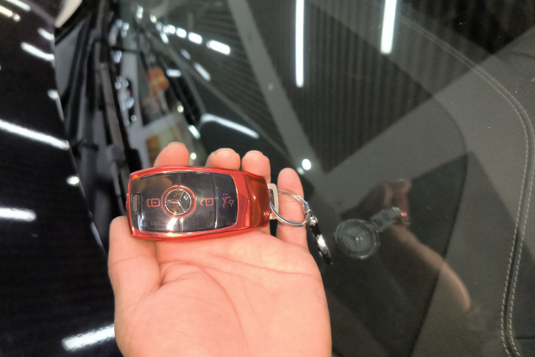 奔驰E级 2021款 改款 E 300 L 时尚型中控内饰11