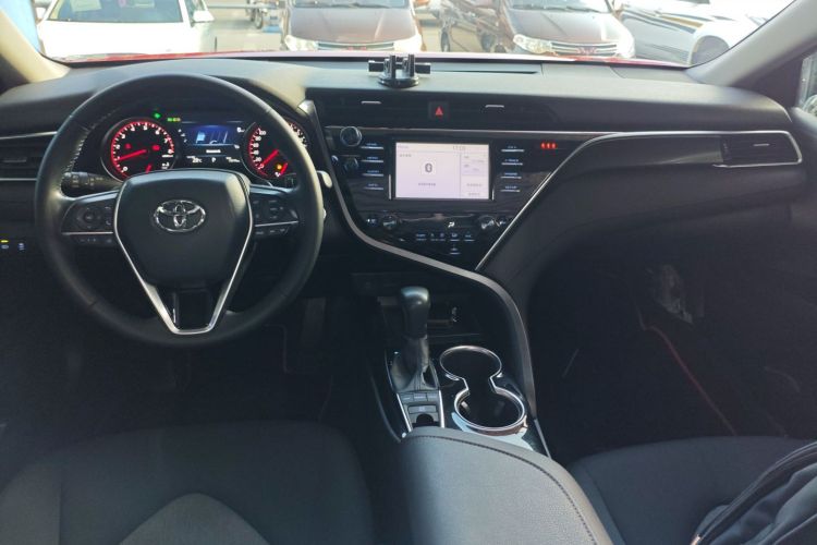 丰田 凯美瑞 2018款 2.0S 锋尚版中控内饰12