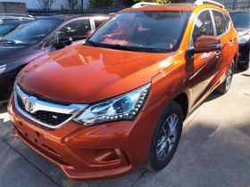 比亚迪 宋 2016款 盖世版 1.5TI 手动豪雅型