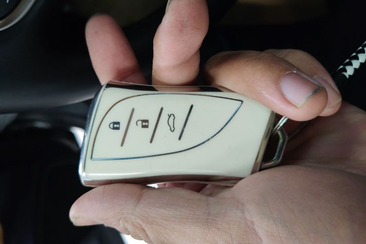 雷克萨斯ES 2023款 200 卓越版中控内饰11