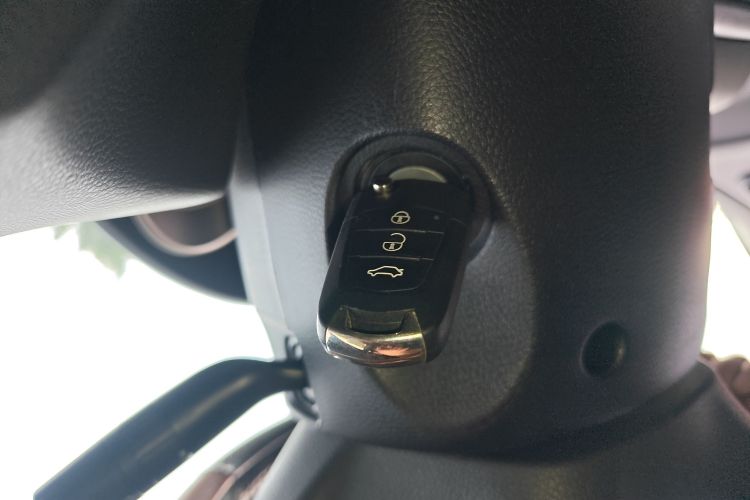 海马S5 2016款 1.6L 手动智能豪华型科技版中控内饰7001