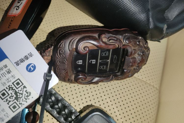 丰田 威尔法 2019款 双擎 2.5L HV尊贵版中控内饰11