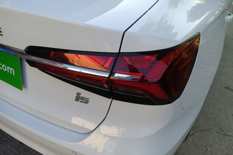 荣威i5 2021款 改款 1.5L CVT钻石版车身外观6006