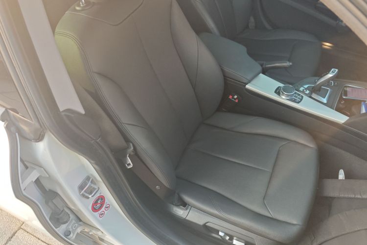 宝马3系GT 2017款 320i 时尚型局部细节41