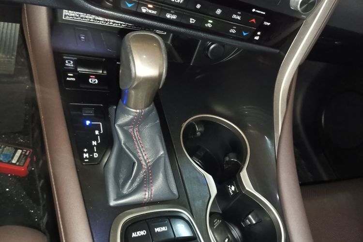 雷克萨斯RX 2016款 300 四驱典雅版 国V中控内饰18