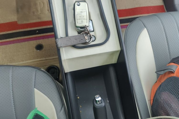 长安启源 长安Lumin 2022款 210km 香甜款中控内饰18