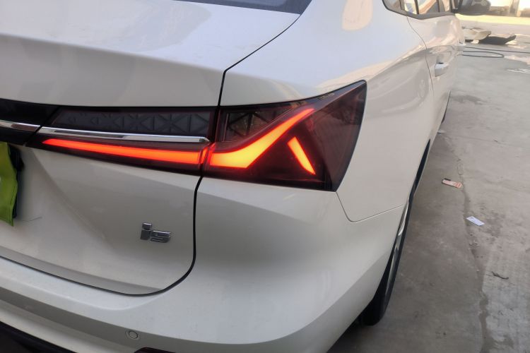 荣威i5 2026款 1.5L 手动舒享版车身外观9