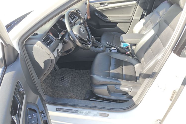 大众 速腾 2017款 180TSI 自动臻享版中控内饰19