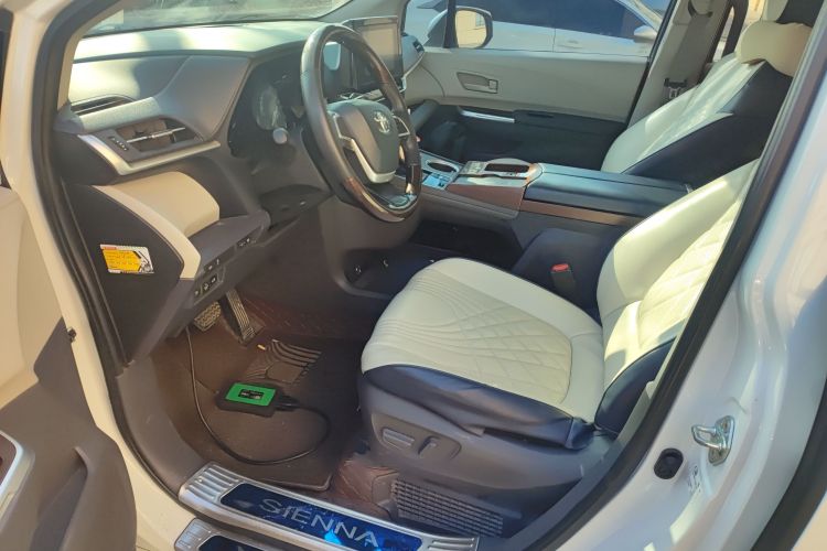 丰田 赛那SIENNA 2021款 2.5L混动 舒适版中控内饰7003