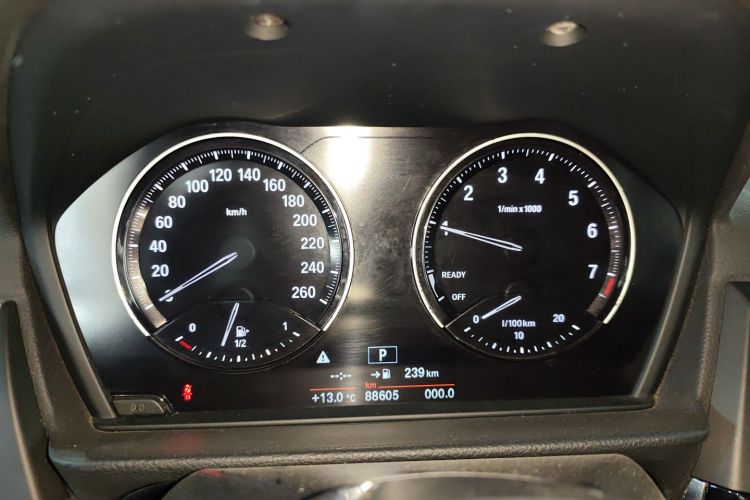 宝马1系 2018款 118i 运动型中控内饰14