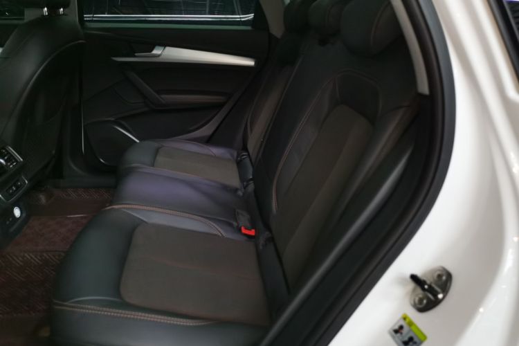 奥迪Q5L 2020款 改款 40 TFSI 荣享进取型中控内饰21