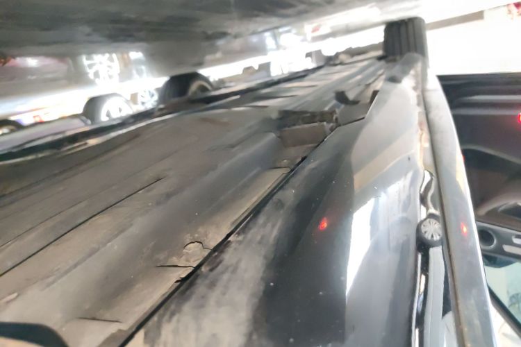 奔驰E级 2023款 改款 E 300 L 运动时尚型局部细节9002