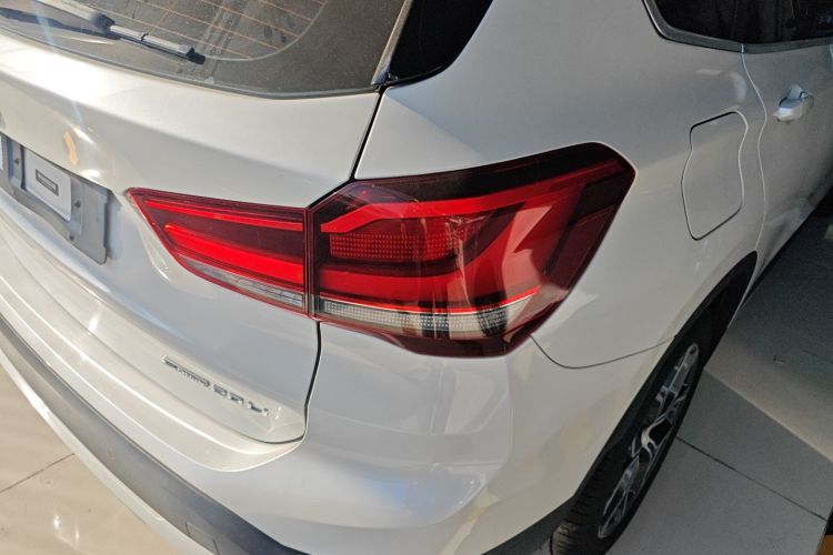 宝马X1 2020款 sDrive20Li 尊享型车身外观6006