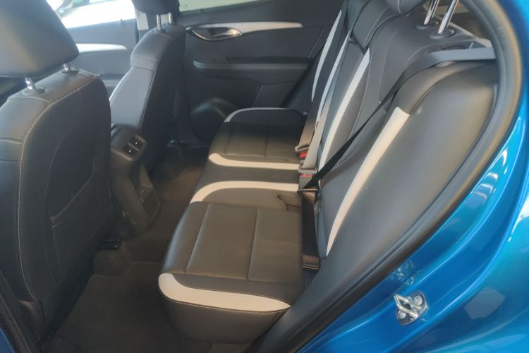 别克 2024款 昂科威S  25T 炫黑风尚版中控内饰7004