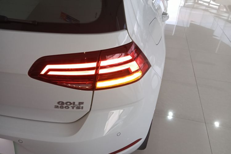 大众 高尔夫 2020款 200TSI DSG舒适进取版车身外观9