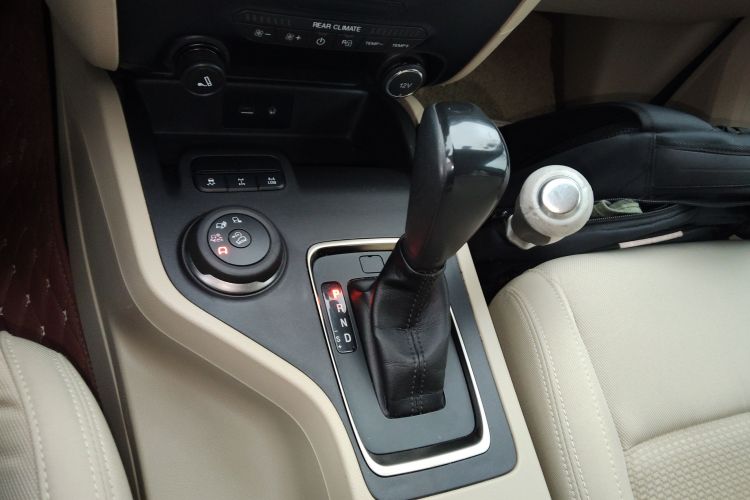 福特 撼路者 2017款 2.0T 汽油自动四驱菁英版 5座局部细节18