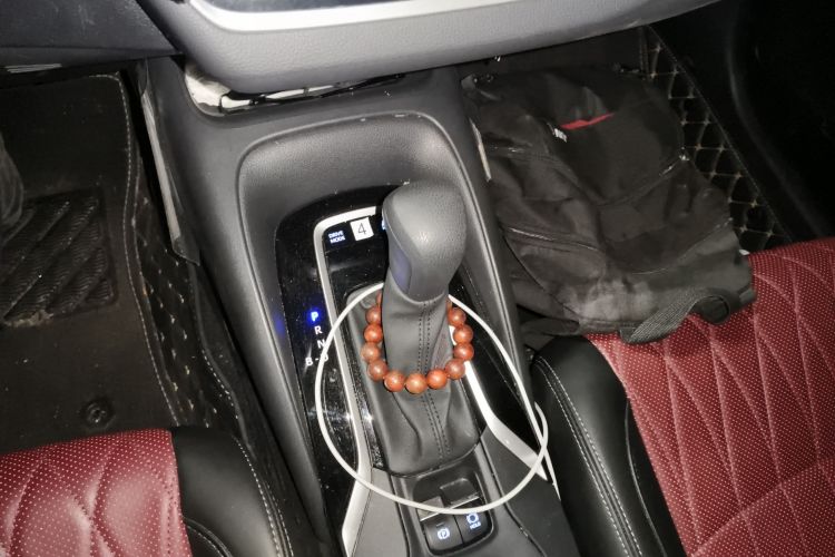 丰田 卡罗拉 2023款 1.8L 智能电混双擎 精英版中控内饰18