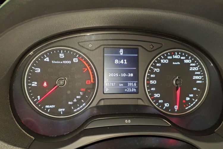 奥迪A3 2018款 30周年年型 Sportback 35 TFSI 进取型中控内饰14