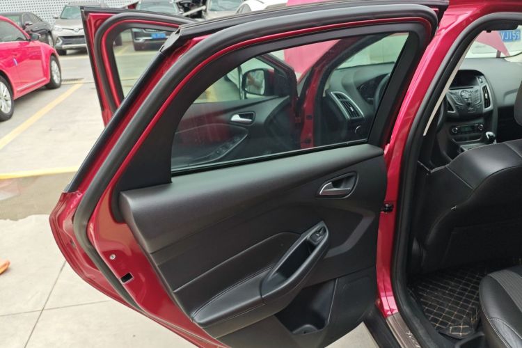 福特 福克斯 2012款 两厢 1.6L 手动风尚型中控内饰7008