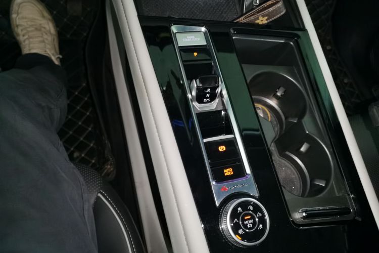 大众 途昂 2023款 380TSI 四驱尊享豪华版中控内饰18