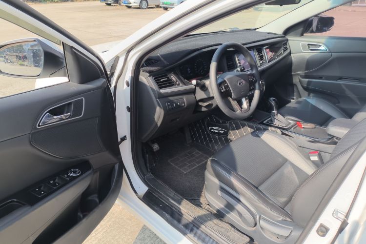 现代 名图 2017款 1.8L 自动智能型GLS 国V中控内饰20