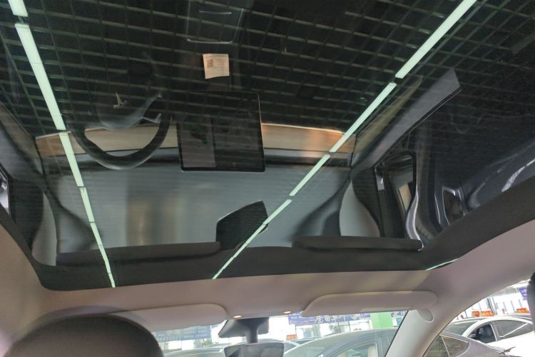 特斯拉 Model Y 2021款 长续航全轮驱动版中控内饰22