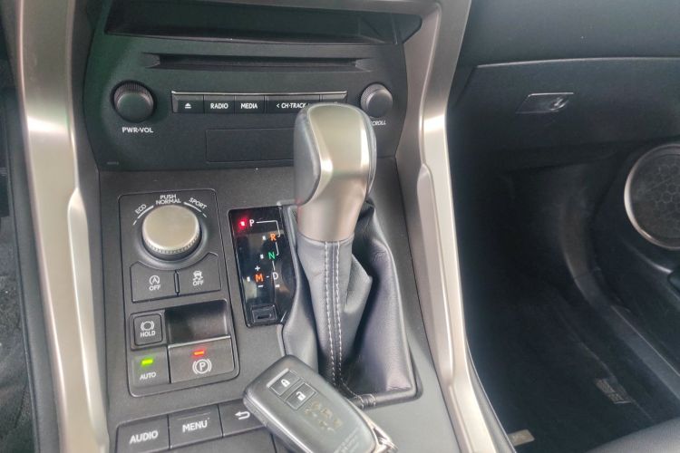 雷克萨斯NX 2015款 200t 全驱 锋尚版局部细节18