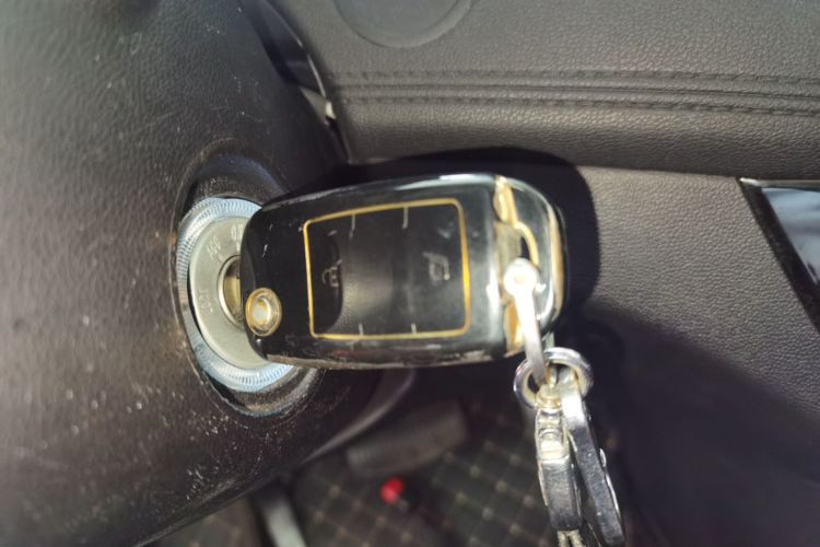 长安 逸动 2016款 XT 1.6L 自动俊酷型中控内饰7001