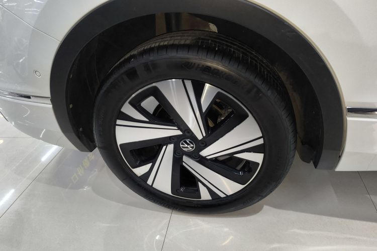 大众 途观L 2023款 改款 330TSI 自动两驱R-Line越享版车身外观6003